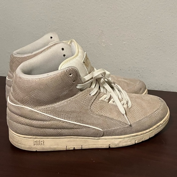 Nike Textured Cream High-Tops - Picture 2 of 4